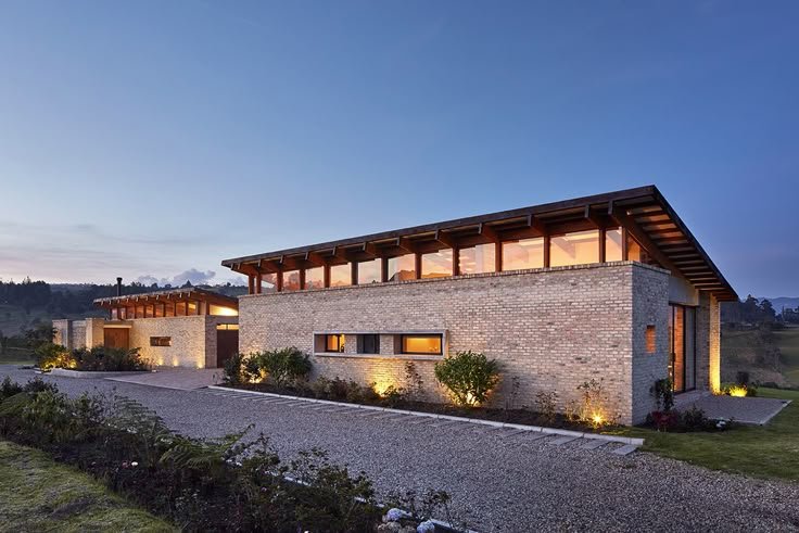 Toma de casa por fuera