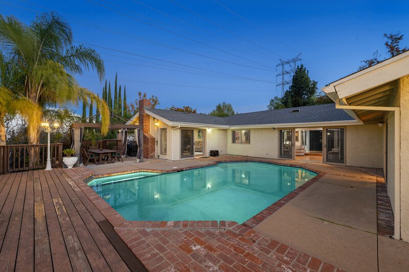 Toma de casa con alberca